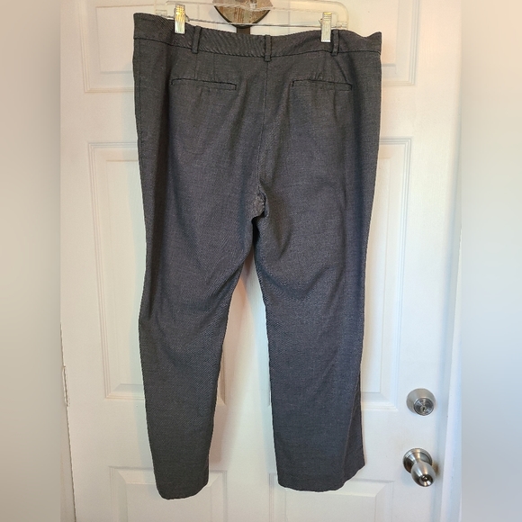 Ann Taylor Woman's Signature Petite Dress Slacks, Size: 14P Color: Grey - Picture 10 of 14